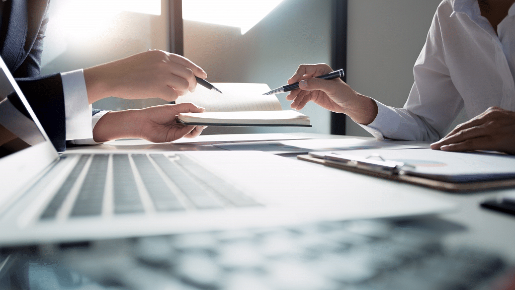 Family lawyers calculating spousal maintenance in Perth.